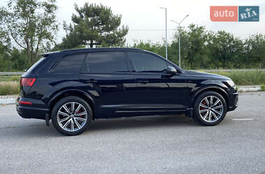 Внедорожник / Кроссовер Audi Q7 2018 в 