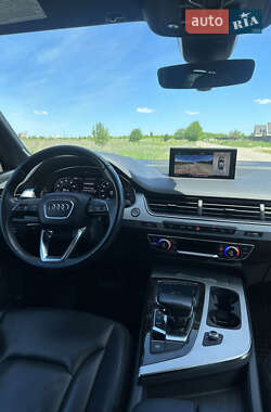 Внедорожник / Кроссовер Audi Q7 2019 в 
