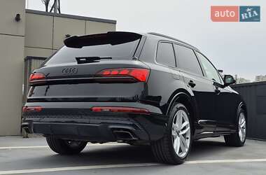 Внедорожник / Кроссовер Audi Q7 2024 в 