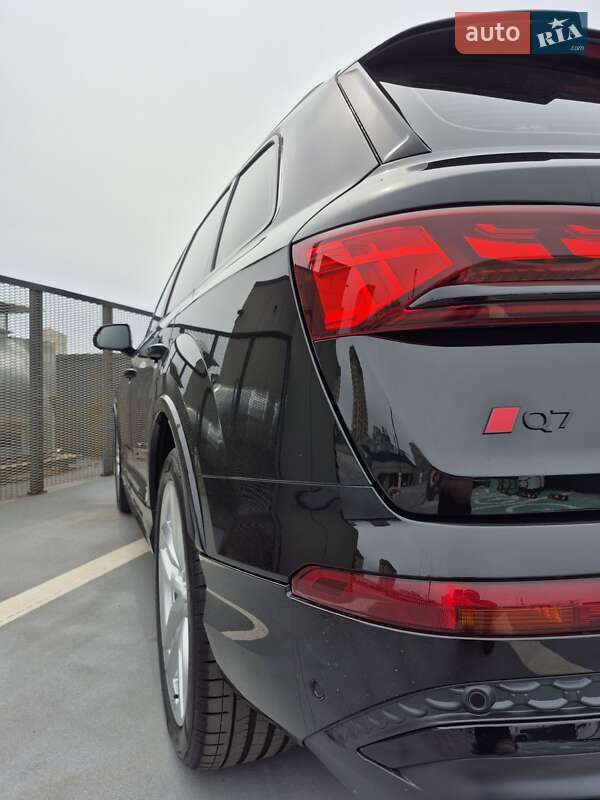 Позашляховик / Кросовер Audi Q7 2024 в Києві