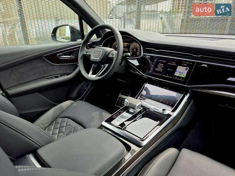 Позашляховик / Кросовер Audi Q7 2024 в Києві