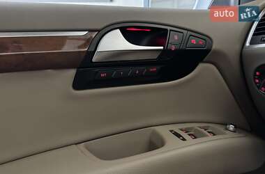 Внедорожник / Кроссовер Audi Q7 2015 в 
