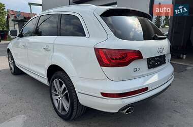 Внедорожник / Кроссовер Audi Q7 2015 в 
