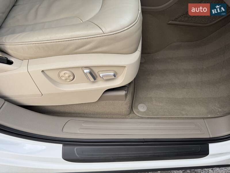 Внедорожник / Кроссовер Audi Q7 2015 в Тернополе