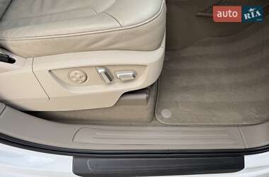 Внедорожник / Кроссовер Audi Q7 2015 в 