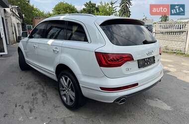 Внедорожник / Кроссовер Audi Q7 2015 в 