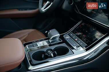 Позашляховик / Кросовер Audi Q7 2021 в 