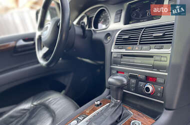 Внедорожник / Кроссовер Audi Q7 2014 в 