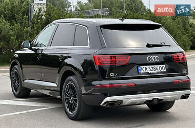 Внедорожник / Кроссовер Audi Q7 2017 в 