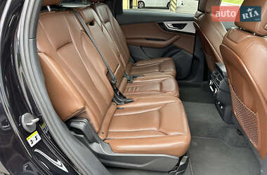Внедорожник / Кроссовер Audi Q7 2017 в 