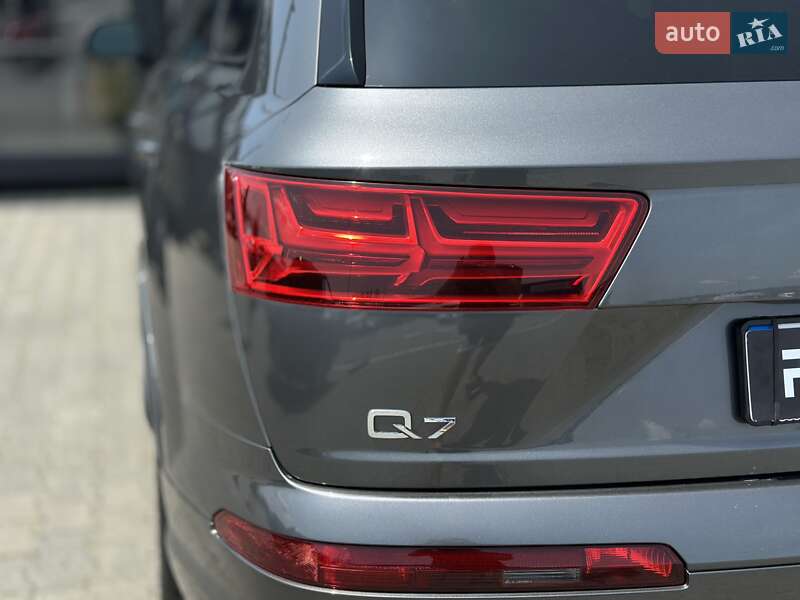 Внедорожник / Кроссовер Audi Q7 2019 в Черновцах