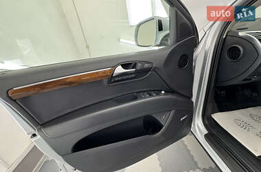Позашляховик / Кросовер Audi Q7 2013 в 