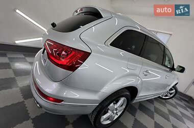 Позашляховик / Кросовер Audi Q7 2013 в 