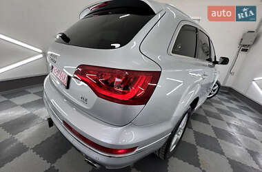 Позашляховик / Кросовер Audi Q7 2013 в 