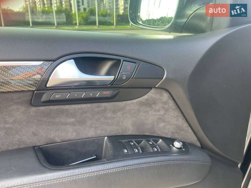 Позашляховик / Кросовер Audi Q7 2009 в Києві