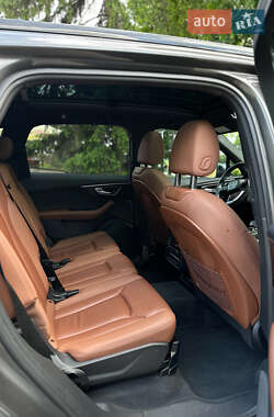 Внедорожник / Кроссовер Audi Q7 2020 в 