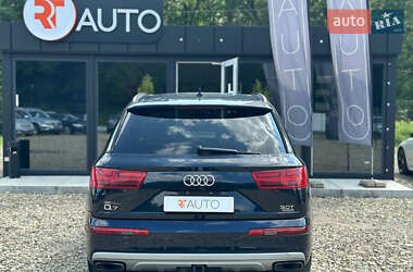 Позашляховик / Кросовер Audi Q7 2016 в 