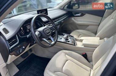 Позашляховик / Кросовер Audi Q7 2016 в 