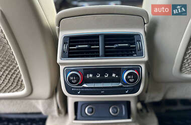 Позашляховик / Кросовер Audi Q7 2016 в 