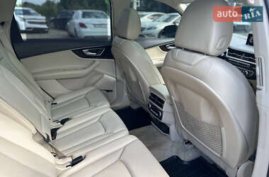 Позашляховик / Кросовер Audi Q7 2016 в 