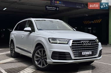 Внедорожник / Кроссовер Audi Q7 2018 в 