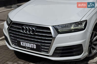 Внедорожник / Кроссовер Audi Q7 2018 в 