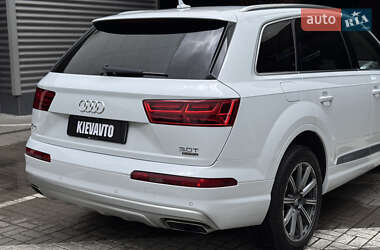 Внедорожник / Кроссовер Audi Q7 2018 в 