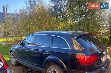 Внедорожник / Кроссовер Audi Q7 2010 в 