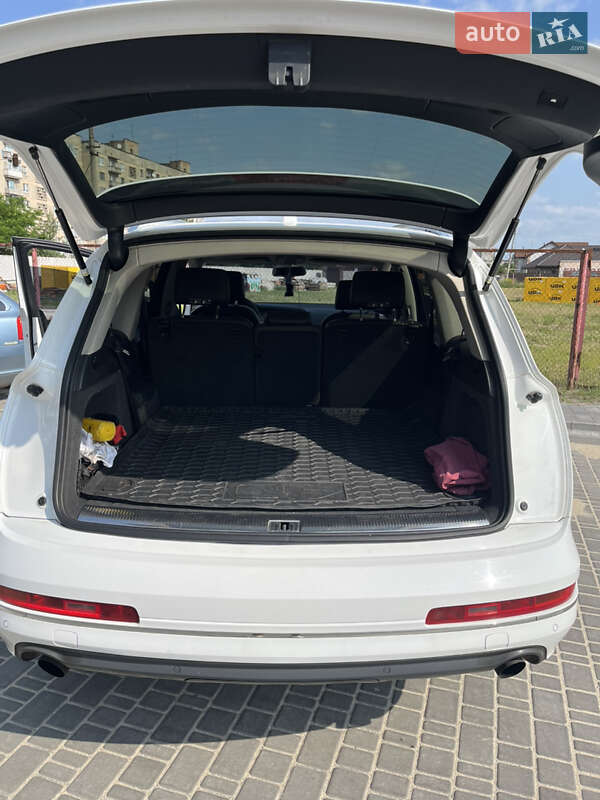Внедорожник / Кроссовер Audi Q7 2011 в Александрие