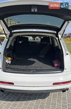 Внедорожник / Кроссовер Audi Q7 2011 в 