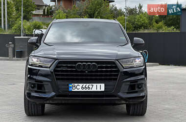 Внедорожник / Кроссовер Audi Q7 2016 в 