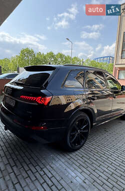 Внедорожник / Кроссовер Audi Q7 2020 в 