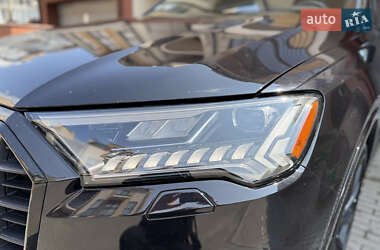 Внедорожник / Кроссовер Audi Q7 2020 в 