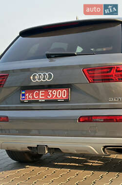 Внедорожник / Кроссовер Audi Q7 2017 в 