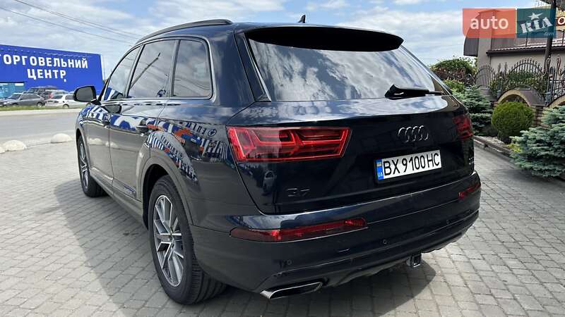 Внедорожник / Кроссовер Audi Q7 2016 в Шепетовке
