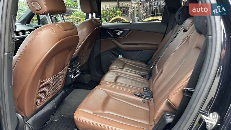 Внедорожник / Кроссовер Audi Q7 2016 в Шепетовке