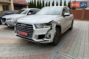 Внедорожник / Кроссовер Audi Q7 2016 в 