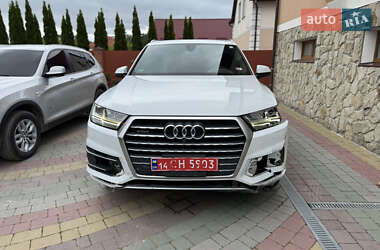 Внедорожник / Кроссовер Audi Q7 2016 в 