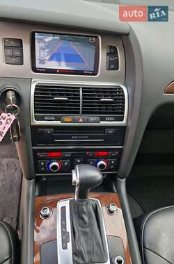 Позашляховик / Кросовер Audi Q7 2012 в 