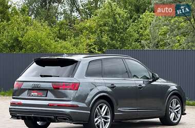 Позашляховик / Кросовер Audi Q7 2019 в 