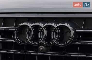Позашляховик / Кросовер Audi Q7 2019 в 