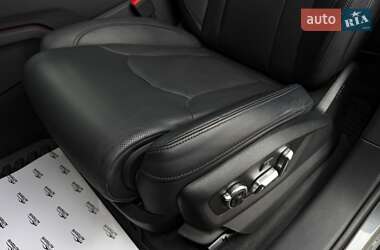 Позашляховик / Кросовер Audi Q7 2019 в 
