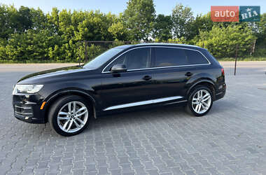 Внедорожник / Кроссовер Audi Q7 2018 в 