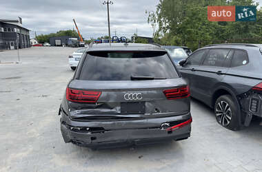 Внедорожник / Кроссовер Audi Q7 2018 в 