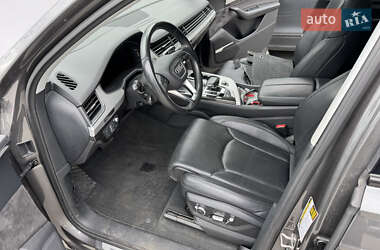 Внедорожник / Кроссовер Audi Q7 2018 в 