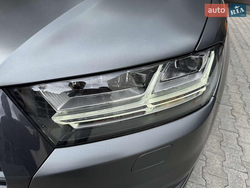 Внедорожник / Кроссовер Audi Q7 2016 в Киеве
