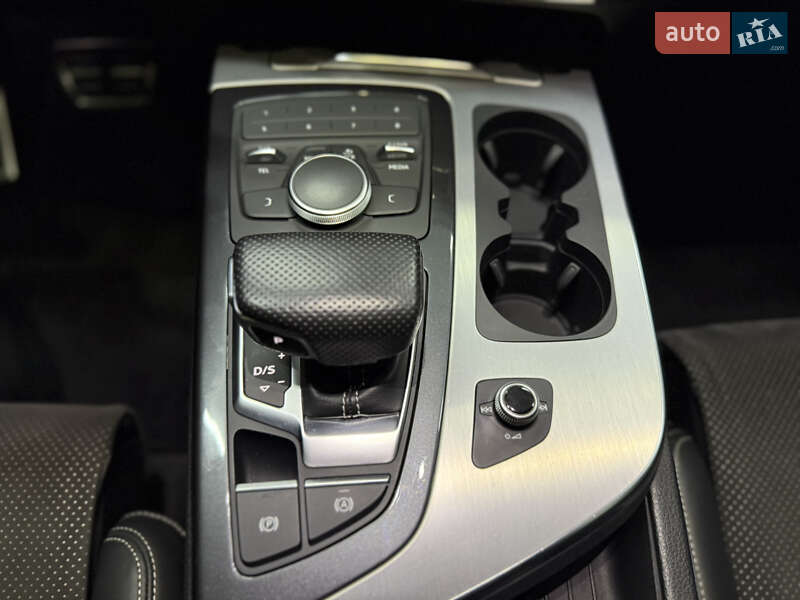 Внедорожник / Кроссовер Audi Q7 2016 в Киеве