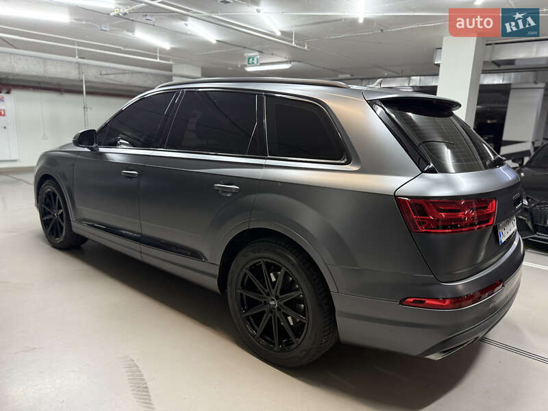 Внедорожник / Кроссовер Audi Q7 2016 в Киеве