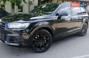 Внедорожник / Кроссовер Audi Q7 2017 в 