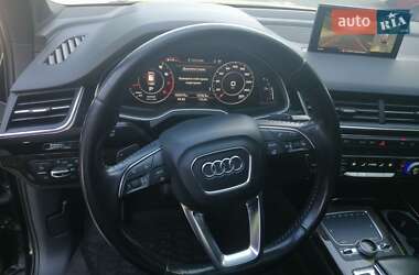 Внедорожник / Кроссовер Audi Q7 2017 в 